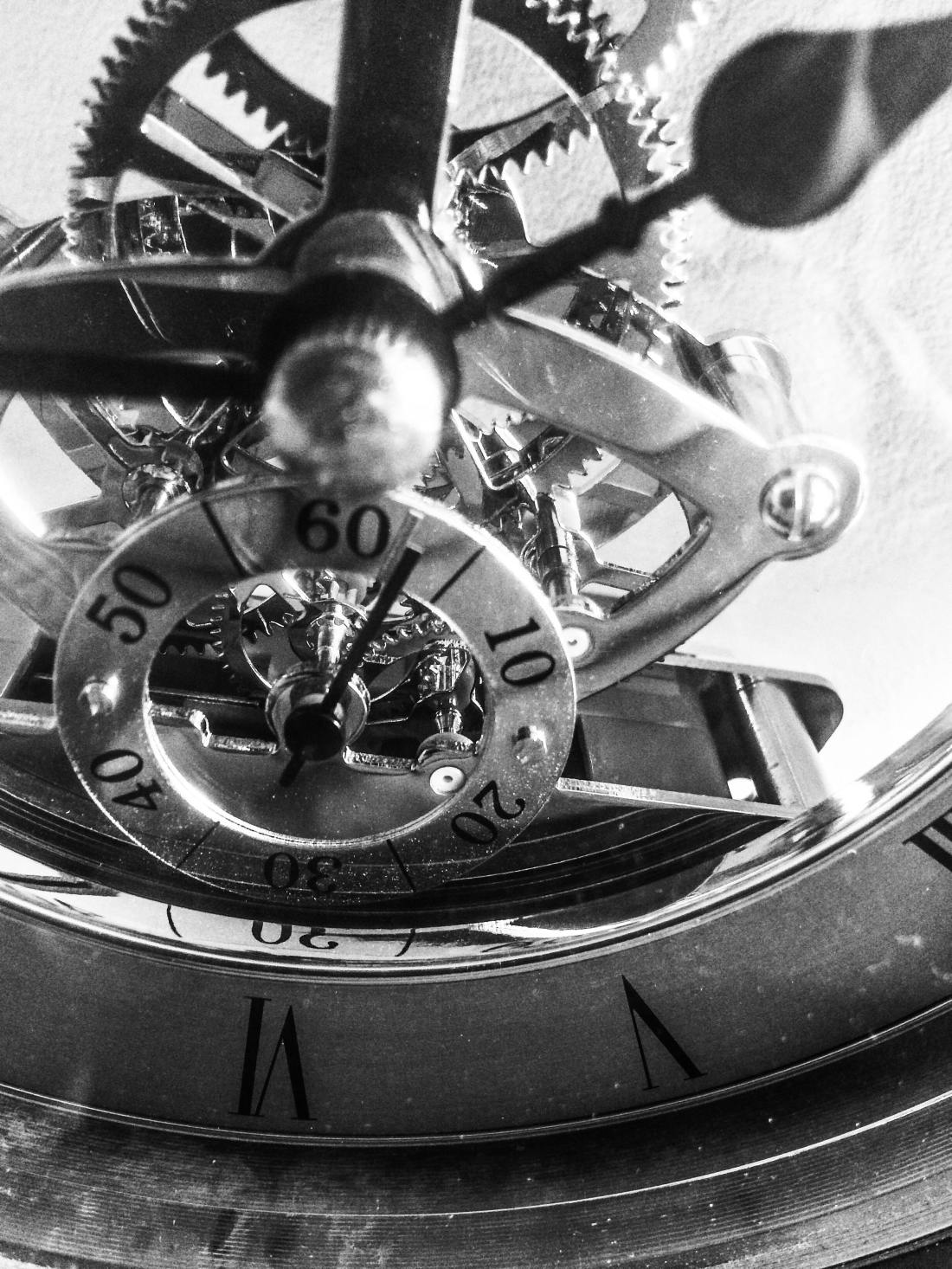 time-clock-black-and-white-clockwork-3777960