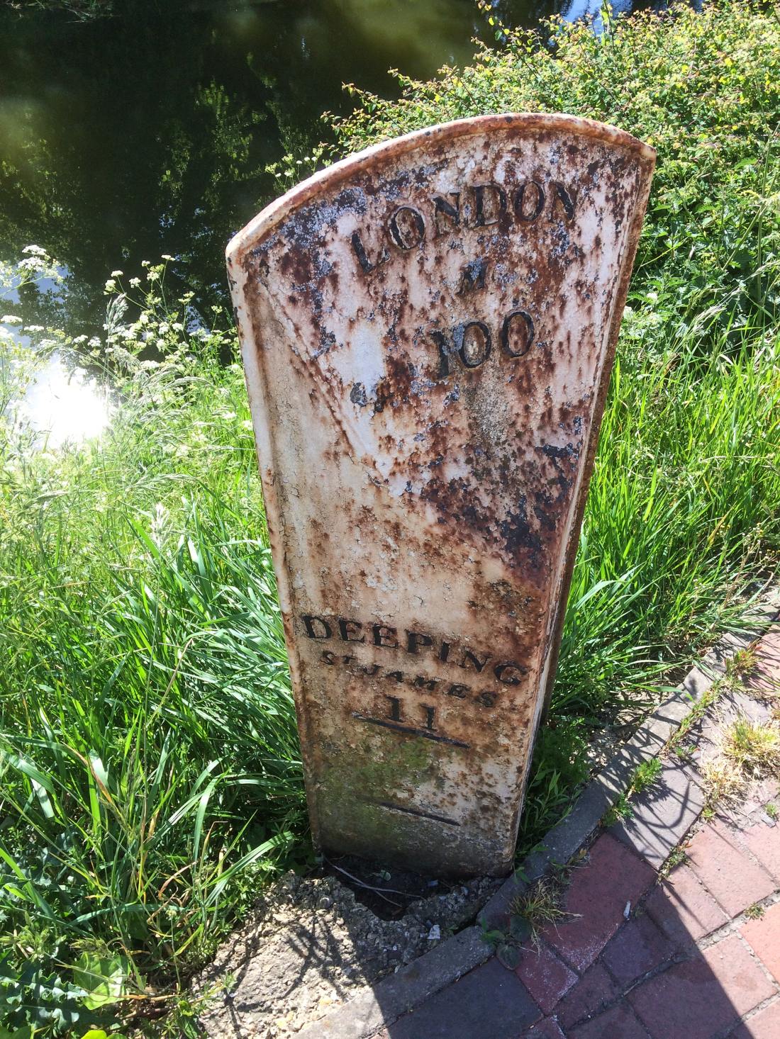 distance-london-milestone-4427481