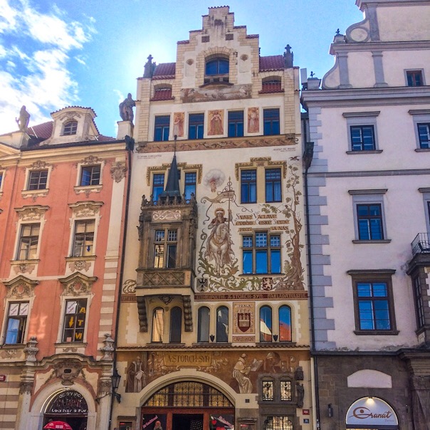 4E328075-F437-425E-951C-8B81BBF7EBE5