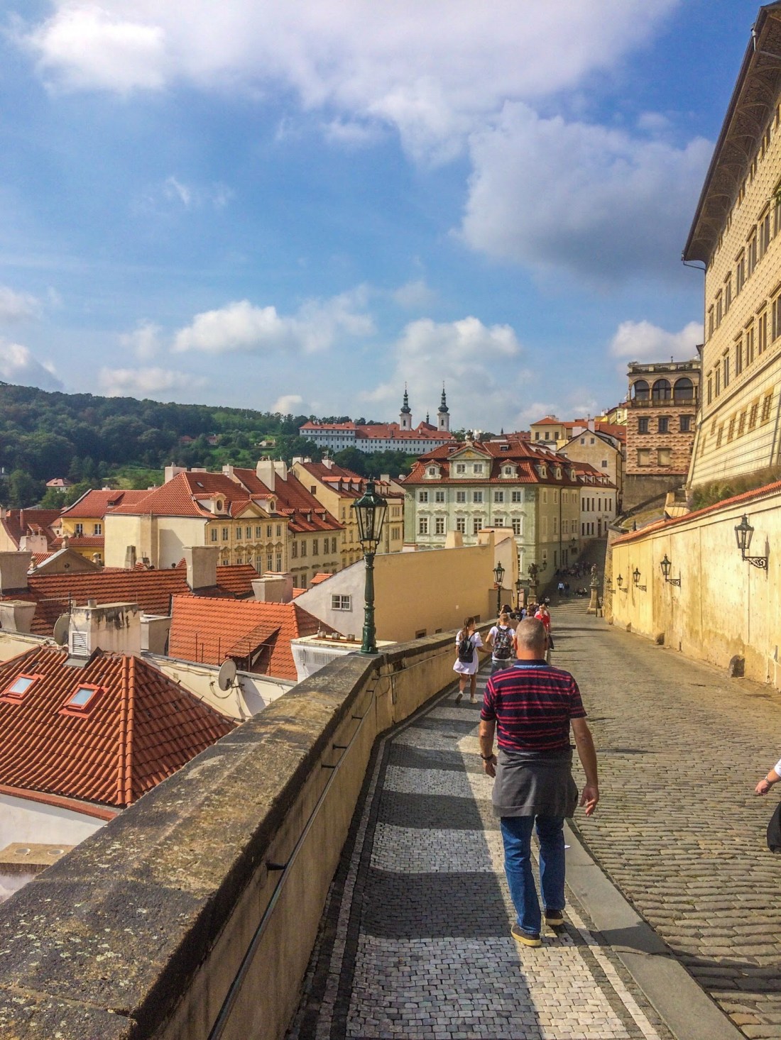 7D1C20CF-51E2-4C11-AEC1-43885F62B744